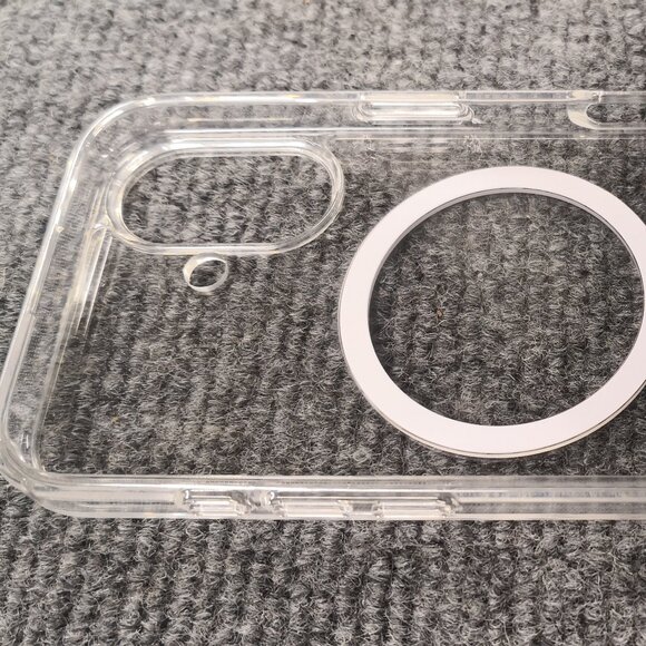 Magnetic Clear Case for iPhone 16, MagSafe Compatible Anti-Yellow. Transparent. - Picture 3 of 9